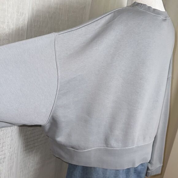 Nike L Gray Duke JUST DO IT logo Campus Collection Fleece Crop Boxy Sweatshirt - Picture 8 of 11